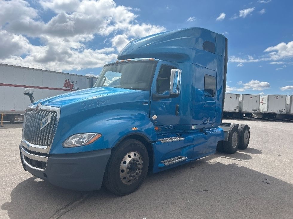 Sleeper Tractor-Heavy Duty Tractors-International-2021-LT625-El Paso-TX-751,105\n\t\tmiles-$ 31,250 - Image 3