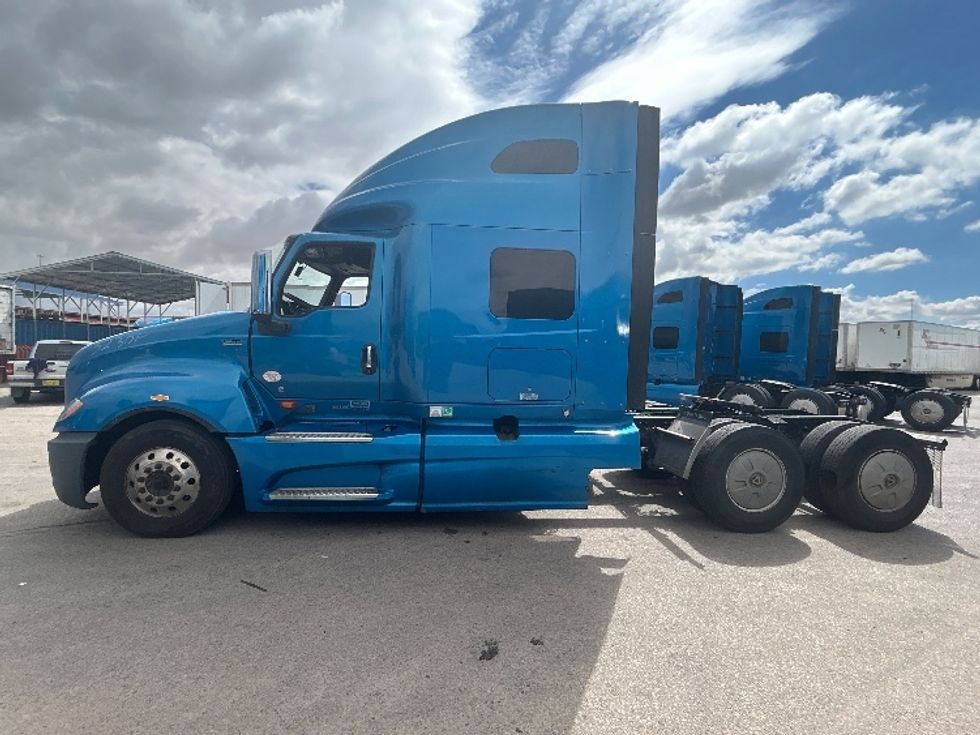 Sleeper Tractor-Heavy Duty Tractors-International-2021-LT625-El Paso-TX-751,105\n\t\tmiles-$ 31,250 - Image 4