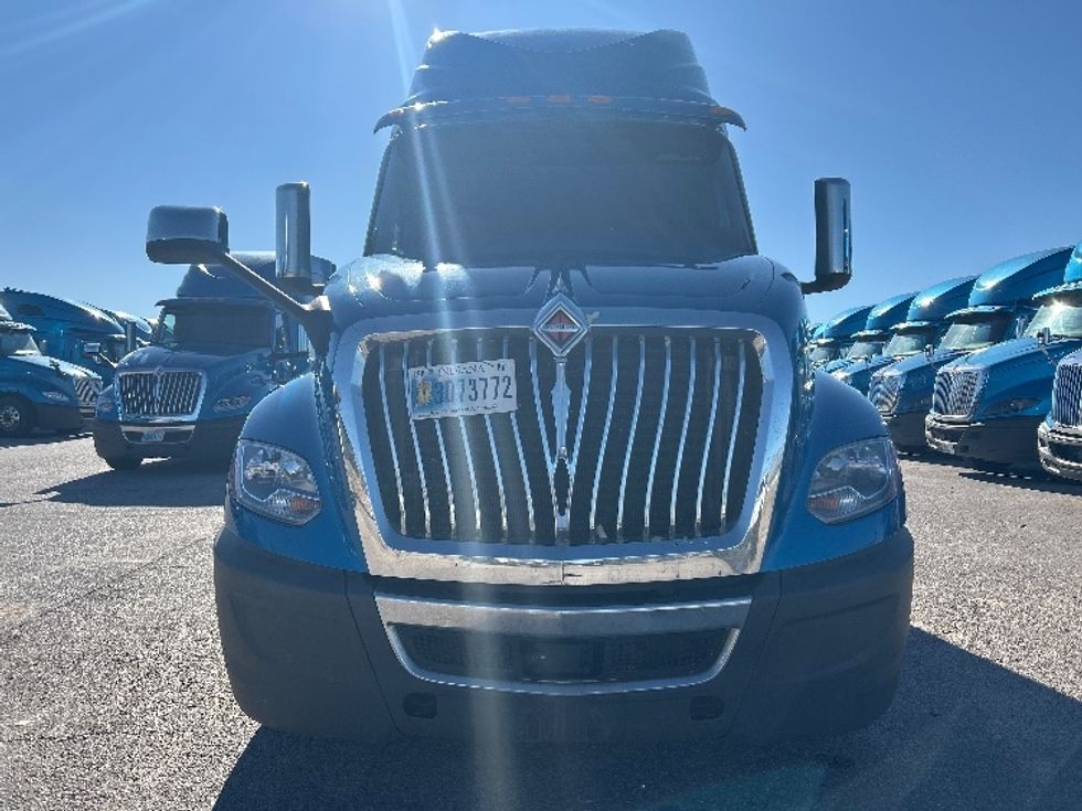 Sleeper Tractor-Heavy Duty Tractors-International-2021-LT625-El Paso-TX-751,187\n\t\tmiles-$ 27,250 - Image 2