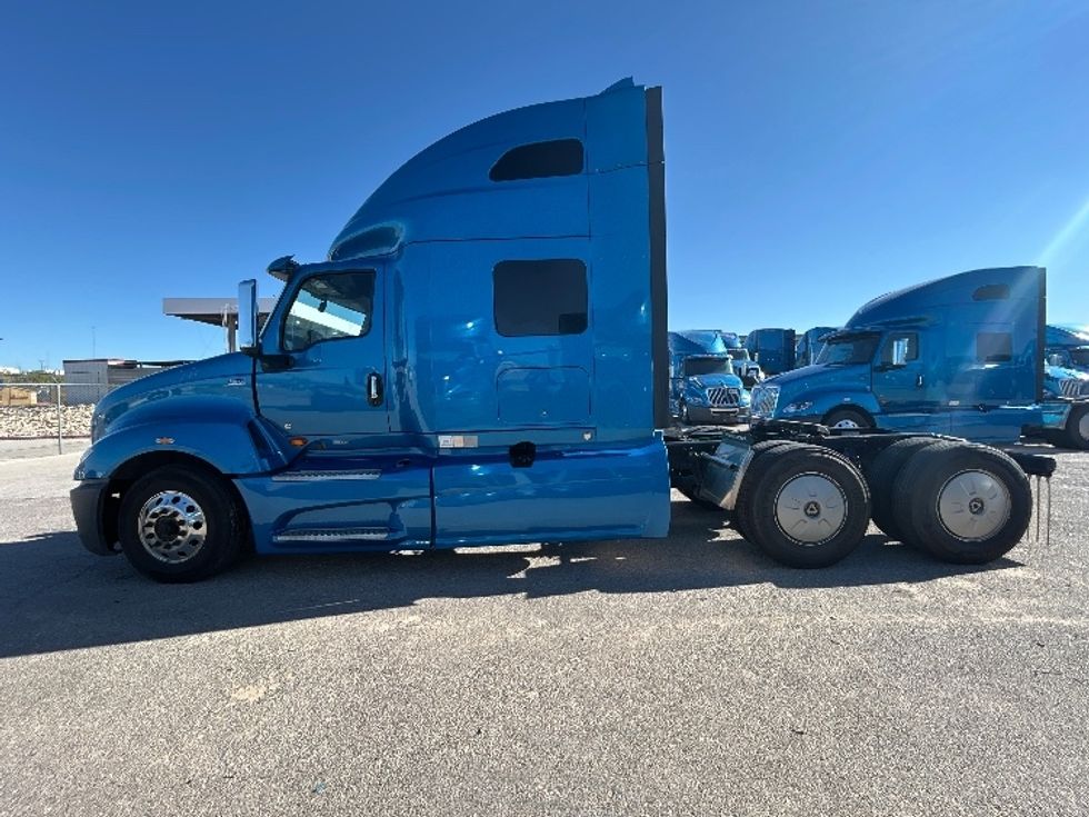 Sleeper Tractor-Heavy Duty Tractors-International-2021-LT625-El Paso-TX-751,187\n\t\tmiles-$ 27,250 - Image 4