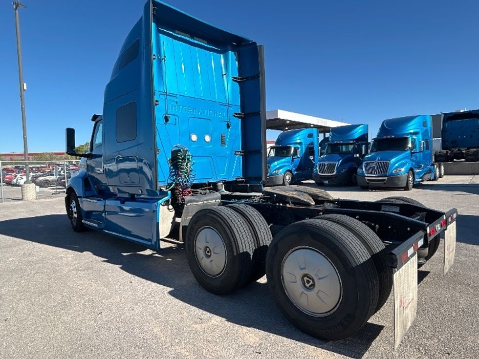 Sleeper Tractor-Heavy Duty Tractors-International-2021-LT625-El Paso-TX-751,187\n\t\tmiles-$ 27,250 - Image 5