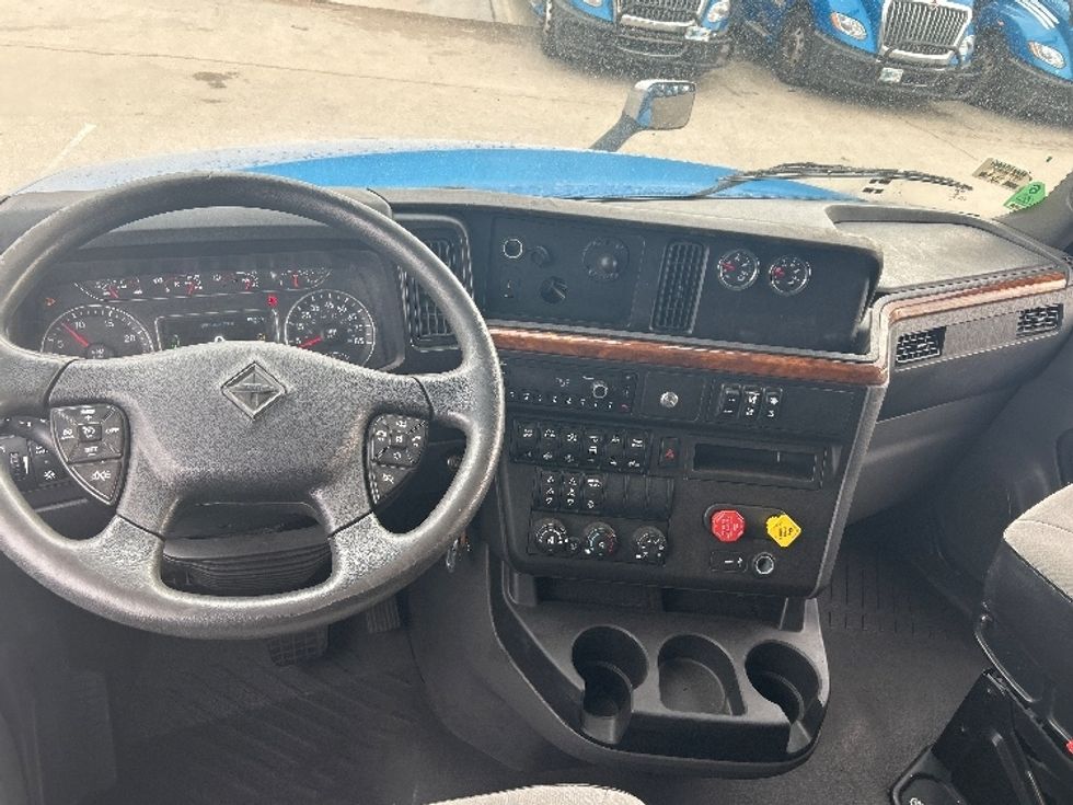 Sleeper Tractor-Heavy Duty Tractors-International-2021-LT625-El Paso-TX-752,242\n\t\tmiles-$ 30,750 - Image 10