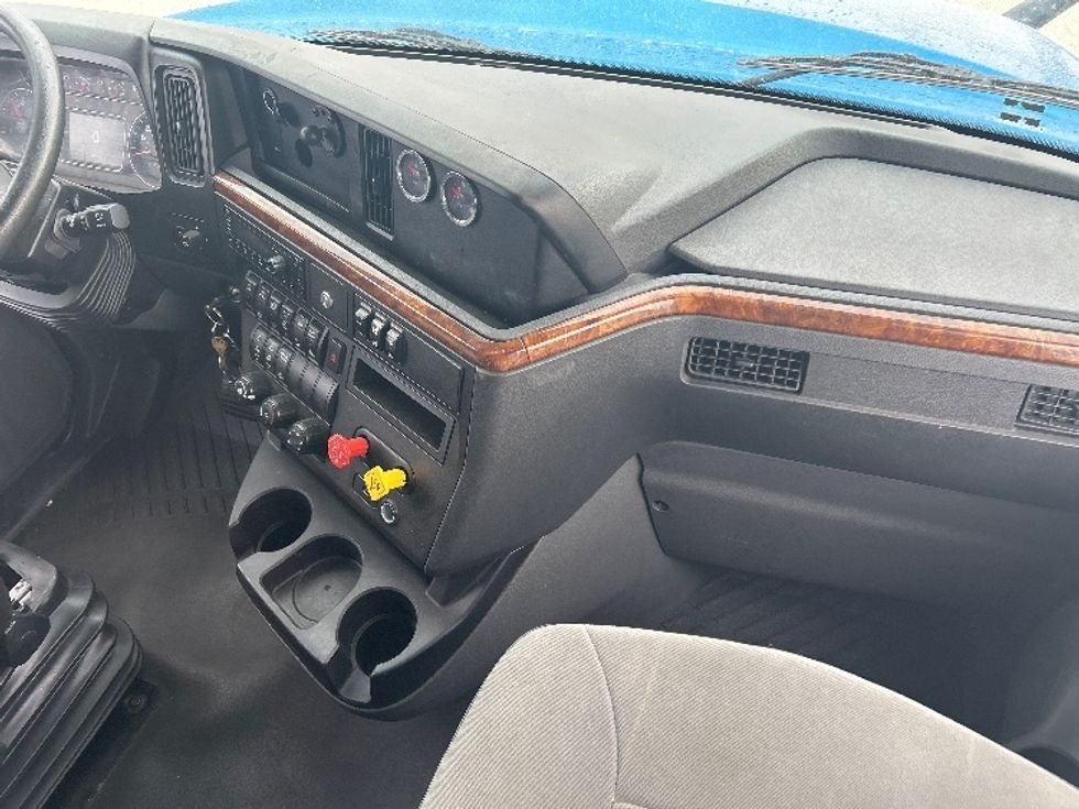 Sleeper Tractor-Heavy Duty Tractors-International-2021-LT625-El Paso-TX-752,242\n\t\tmiles-$ 30,750 - Image 15