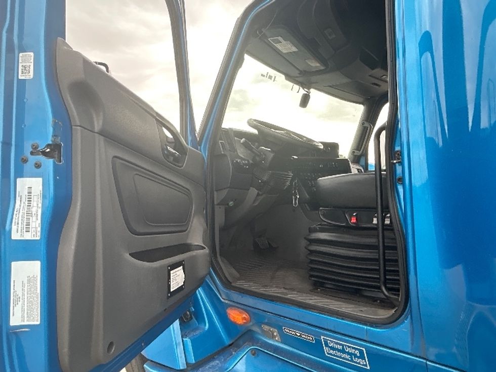 Sleeper Tractor-Heavy Duty Tractors-International-2021-LT625-El Paso-TX-752,242\n\t\tmiles-$ 30,750 - Image 9