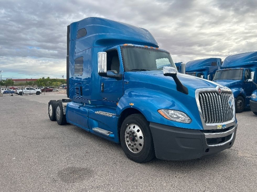 Sleeper Tractor-Heavy Duty Tractors-International-2021-LT625-El Paso-TX-754,348\n\t\tmiles-$ 29,250 - Image 1