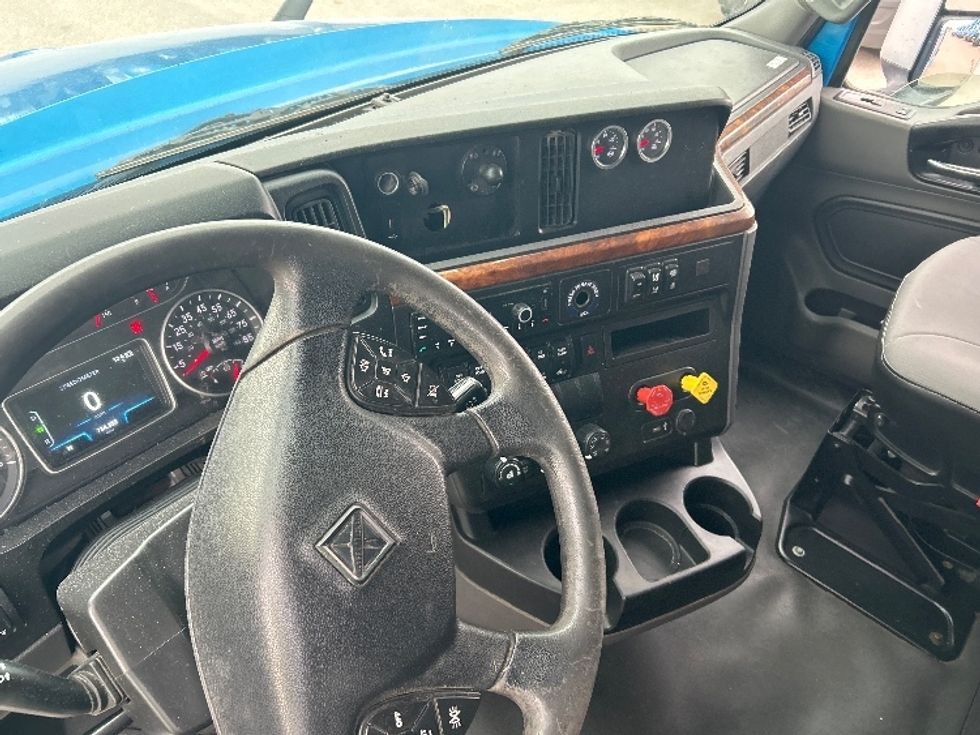 Sleeper Tractor-Heavy Duty Tractors-International-2021-LT625-El Paso-TX-754,348\n\t\tmiles-$ 29,250 - Image 10