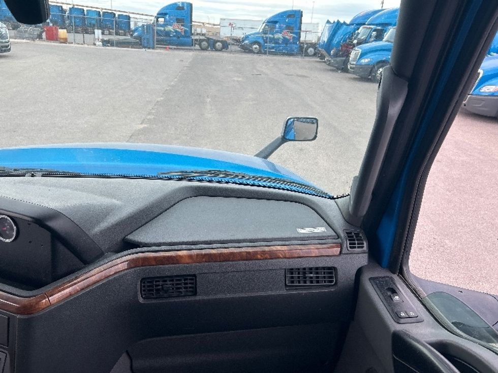 Sleeper Tractor-Heavy Duty Tractors-International-2021-LT625-El Paso-TX-754,348\n\t\tmiles-$ 29,250 - Image 14