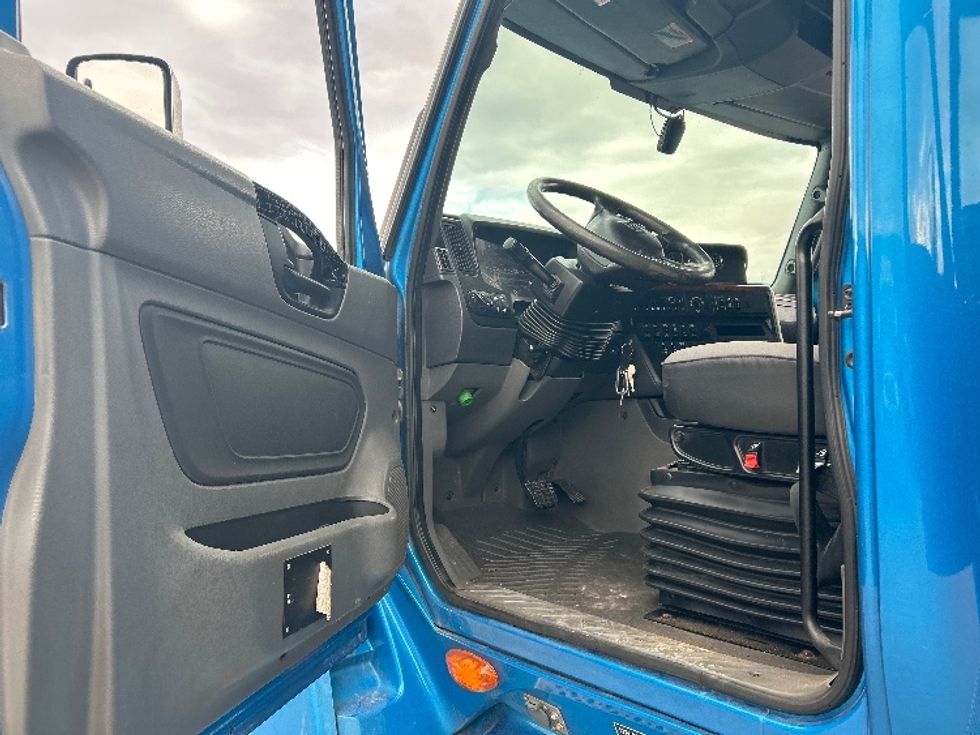 Sleeper Tractor-Heavy Duty Tractors-International-2021-LT625-El Paso-TX-754,348\n\t\tmiles-$ 29,250 - Image 9