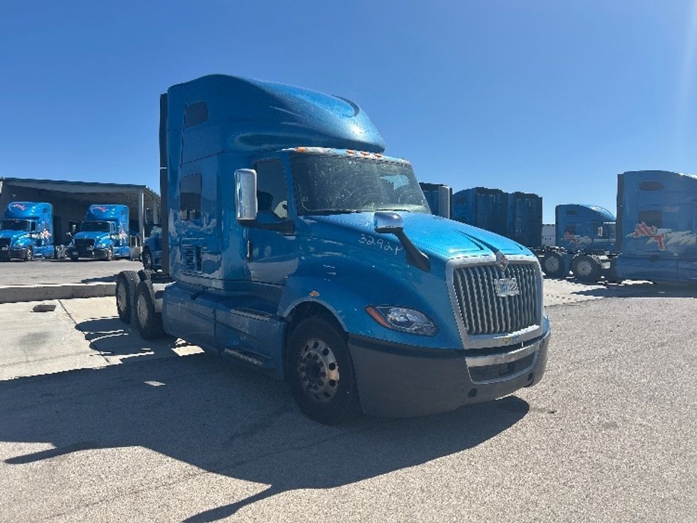 Sleeper Tractor-Heavy Duty Tractors-International-2021-LT625-El Paso-TX-758,677\n\t\tmiles-$ 30,750 - Image 1