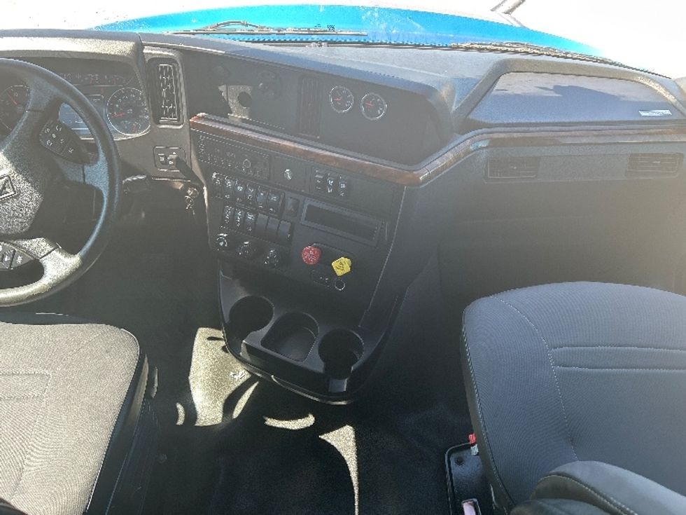Sleeper Tractor-Heavy Duty Tractors-International-2021-LT625-El Paso-TX-758,677\n\t\tmiles-$ 30,750 - Image 12