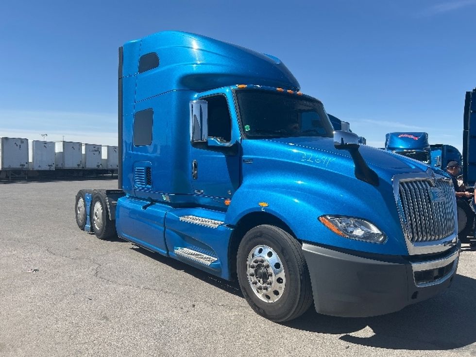 Sleeper Tractor-Heavy Duty Tractors-International-2021-LT625-El Paso-TX-758,761\n\t\tmiles-$ 34,250 - Image 1