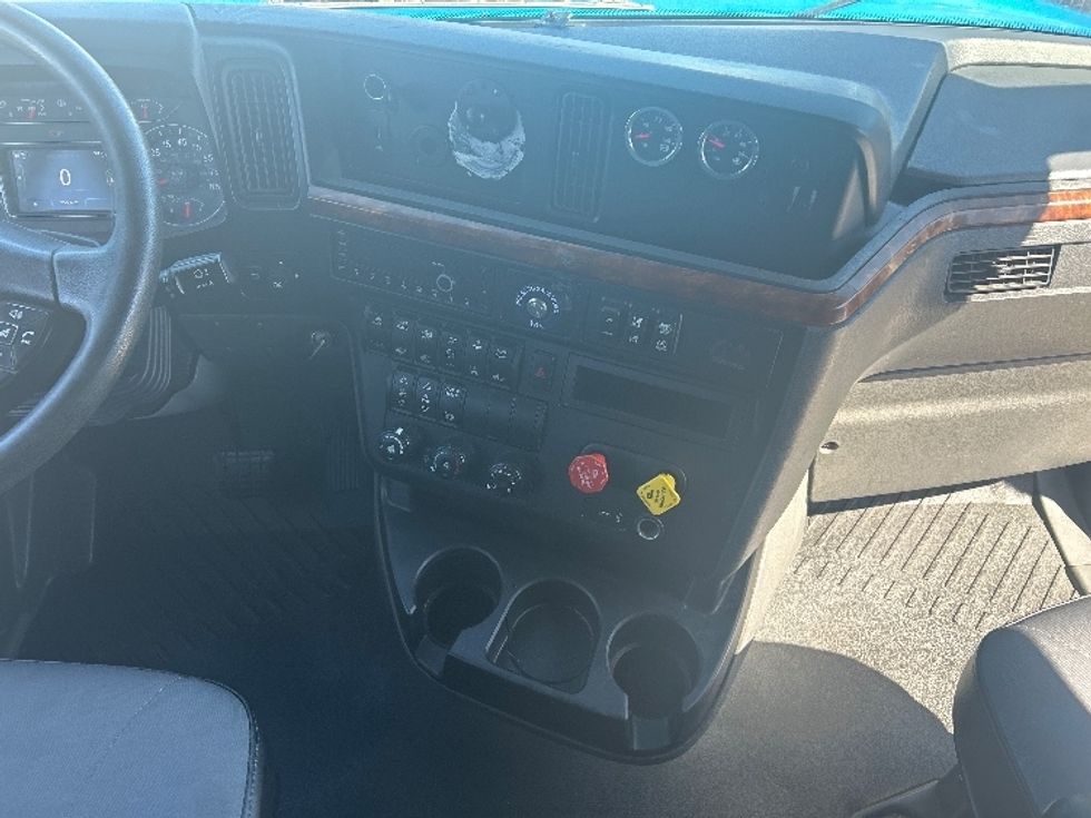 Sleeper Tractor-Heavy Duty Tractors-International-2021-LT625-El Paso-TX-758,761\n\t\tmiles-$ 34,250 - Image 12