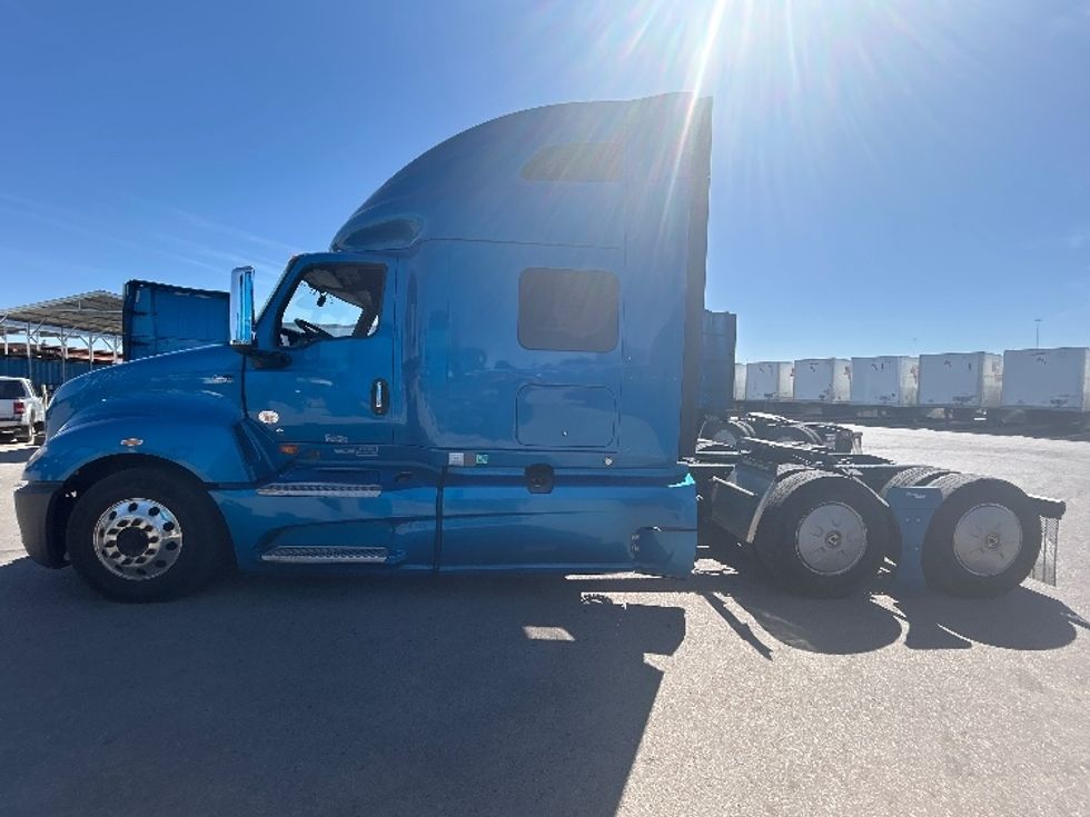 Sleeper Tractor-Heavy Duty Tractors-International-2021-LT625-El Paso-TX-758,761\n\t\tmiles-$ 34,250 - Image 4