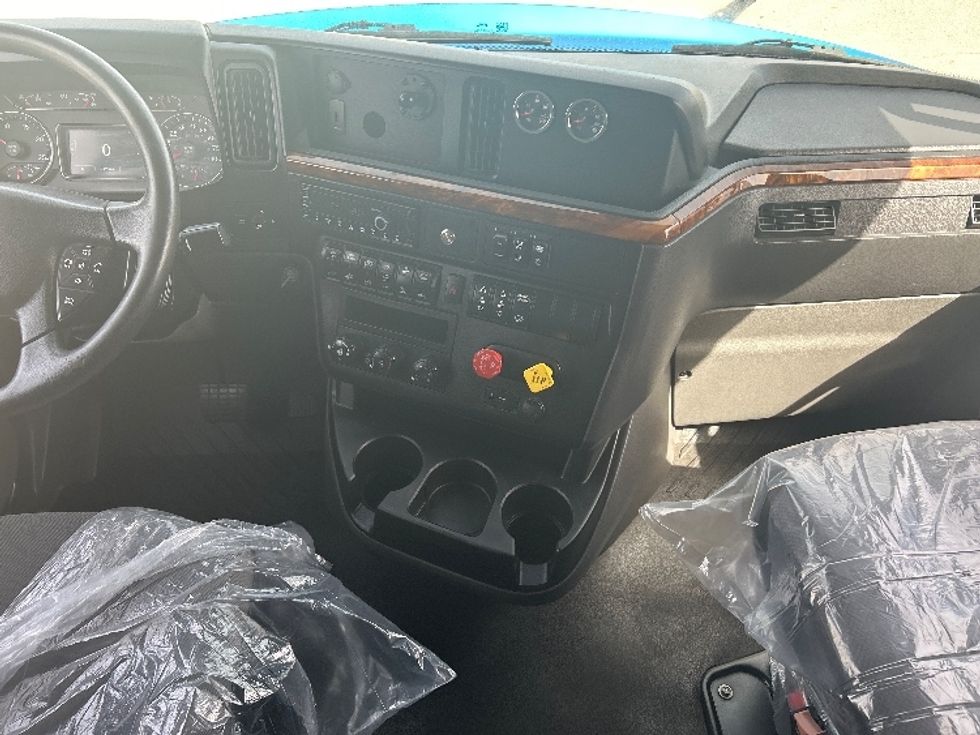 Sleeper Tractor-Heavy Duty Tractors-International-2021-LT625-El Paso-TX-759,522\n\t\tmiles-$ 27,750 - Image 12