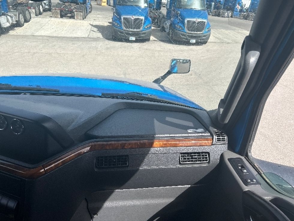 Sleeper Tractor-Heavy Duty Tractors-International-2021-LT625-El Paso-TX-759,522\n\t\tmiles-$ 27,750 - Image 14