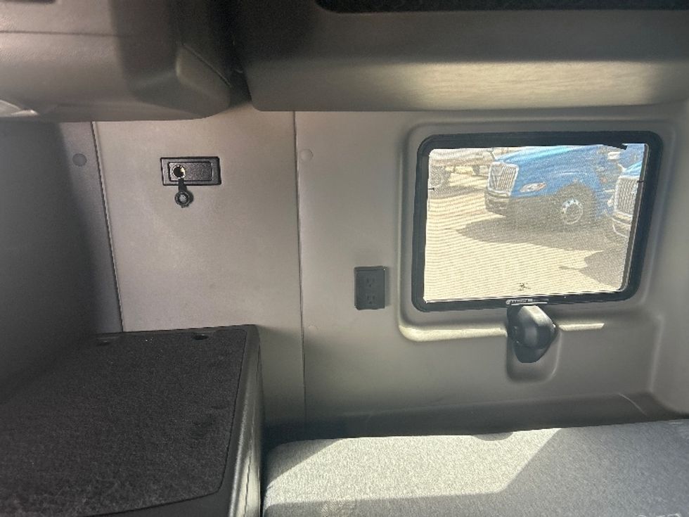 Sleeper Tractor-Heavy Duty Tractors-International-2021-LT625-El Paso-TX-759,522\n\t\tmiles-$ 27,750 - Image 19