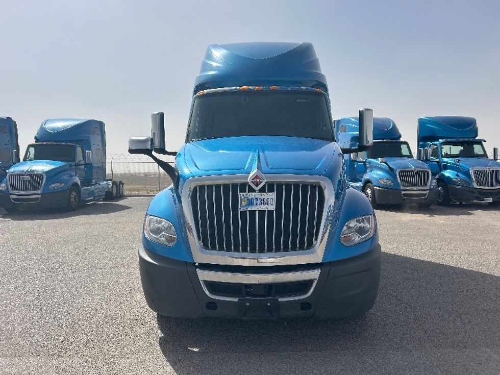 Sleeper Tractor-Heavy Duty Tractors-International-2021-LT625-El Paso-TX-759,522\n\t\tmiles-$ 27,750 - Image 2