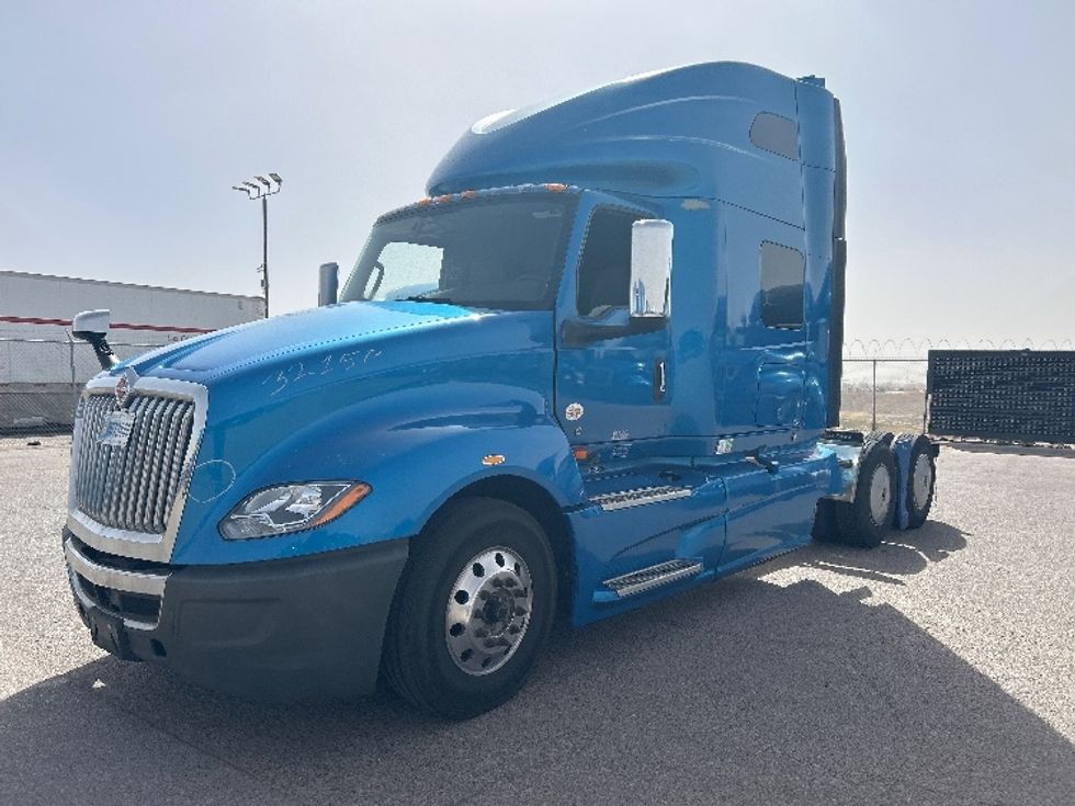 Sleeper Tractor-Heavy Duty Tractors-International-2021-LT625-El Paso-TX-759,522\n\t\tmiles-$ 27,750 - Image 3
