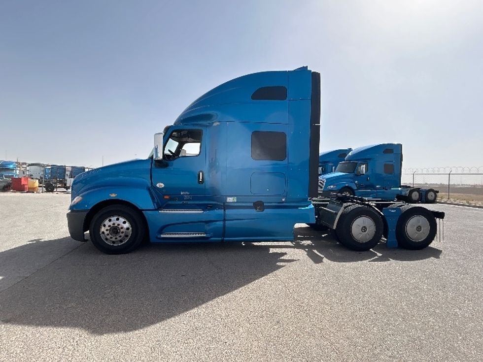 Sleeper Tractor-Heavy Duty Tractors-International-2021-LT625-El Paso-TX-759,522\n\t\tmiles-$ 27,750 - Image 4