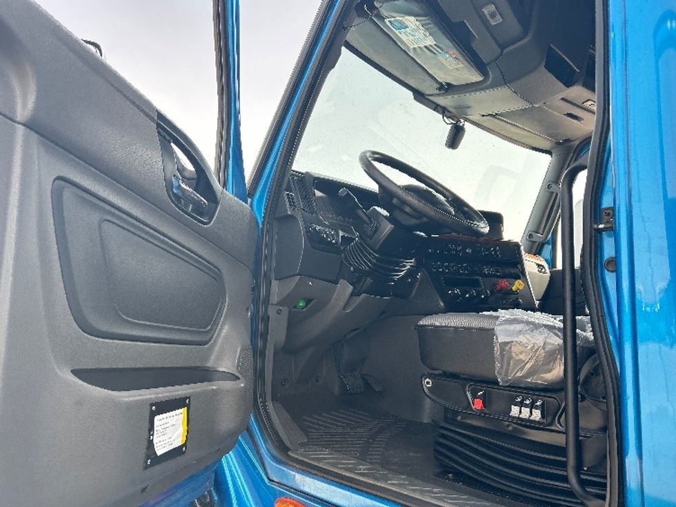 Sleeper Tractor-Heavy Duty Tractors-International-2021-LT625-El Paso-TX-759,522\n\t\tmiles-$ 27,750 - Image 9