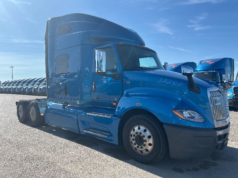 Sleeper Tractor-Heavy Duty Tractors-International-2021-LT625-El Paso-TX-762,756\n\t\tmiles-$ 27,750 - Image 1