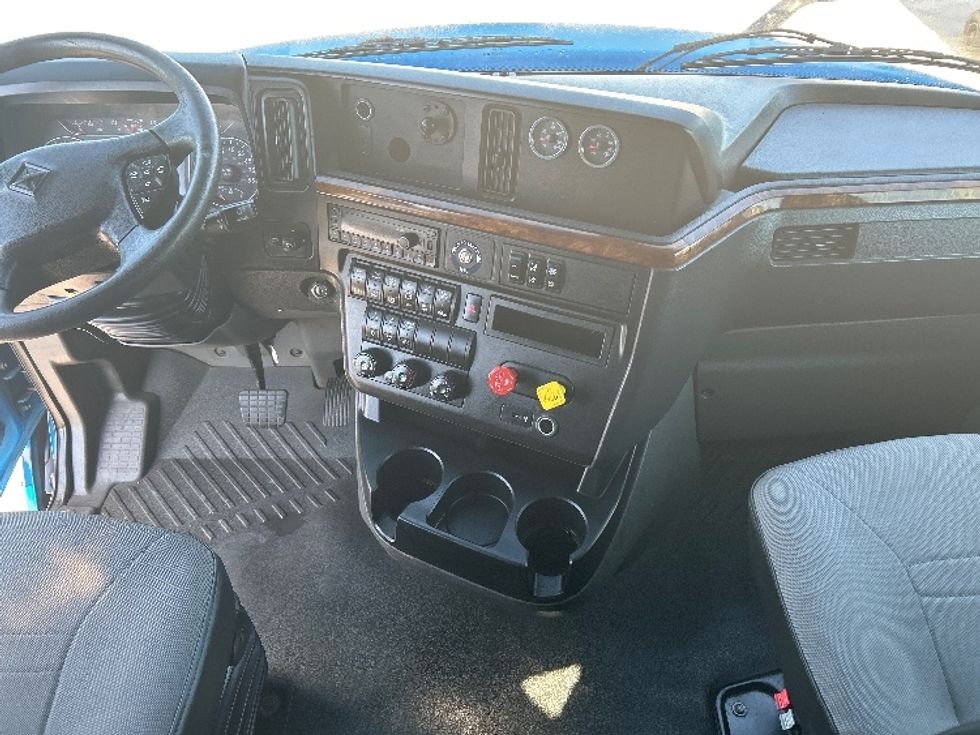 Sleeper Tractor-Heavy Duty Tractors-International-2021-LT625-El Paso-TX-762,756\n\t\tmiles-$ 27,750 - Image 12