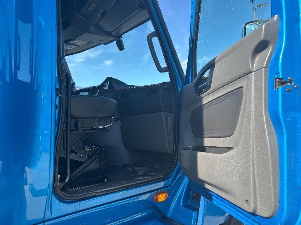 Sleeper Tractor-Heavy Duty Tractors-International-2021-LT625-El Paso-TX-762,756\n\t\tmiles-$ 27,750 - Image 13