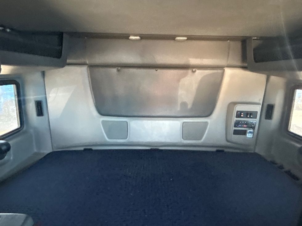 Sleeper Tractor-Heavy Duty Tractors-International-2021-LT625-El Paso-TX-762,756\n\t\tmiles-$ 27,750 - Image 16