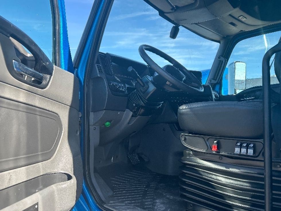 Sleeper Tractor-Heavy Duty Tractors-International-2021-LT625-El Paso-TX-762,756\n\t\tmiles-$ 27,750 - Image 9