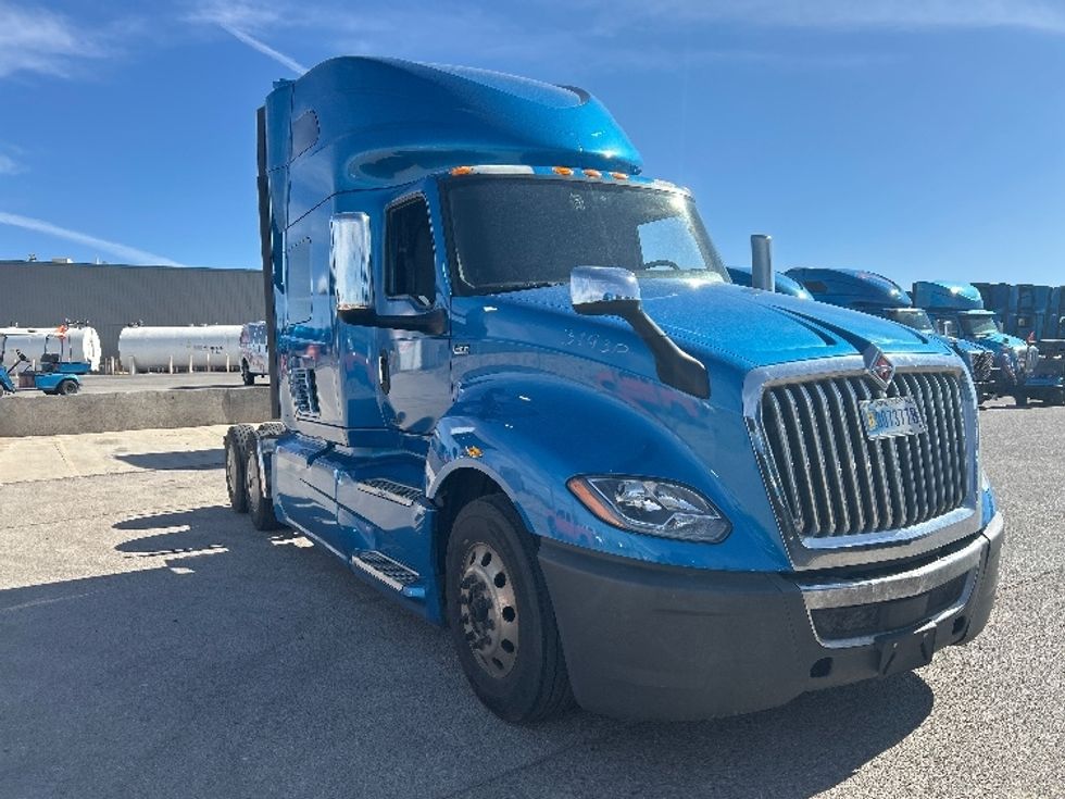 Sleeper Tractor-Heavy Duty Tractors-International-2021-LT625-El Paso-TX-763,864\n\t\tmiles-$ 27,750 - Image 1