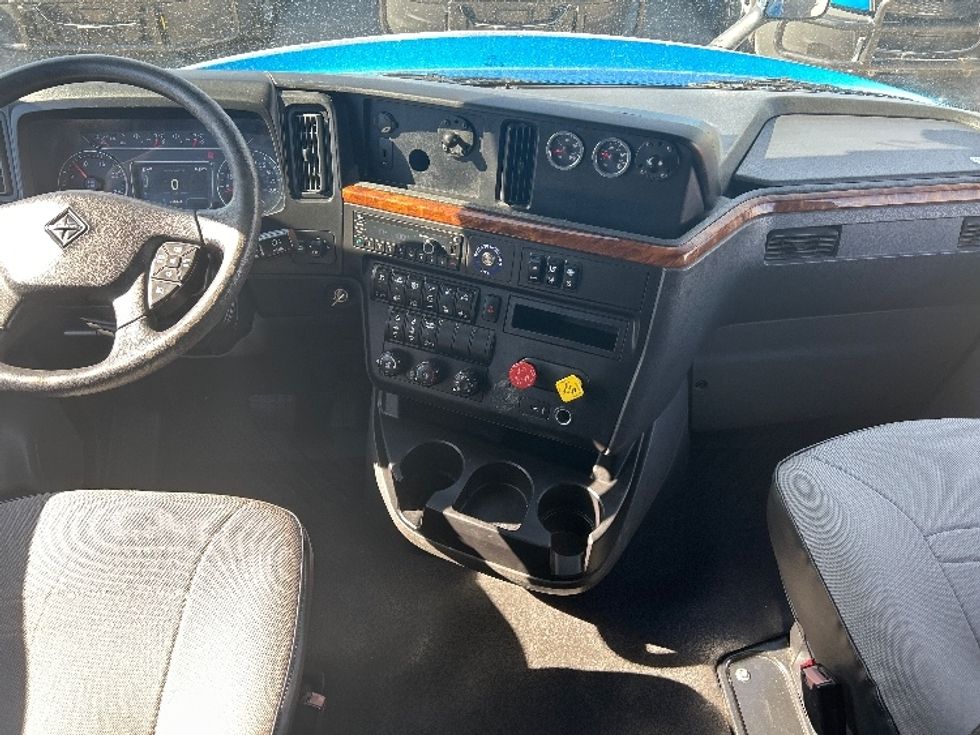 Sleeper Tractor-Heavy Duty Tractors-International-2021-LT625-El Paso-TX-763,864\n\t\tmiles-$ 27,750 - Image 12