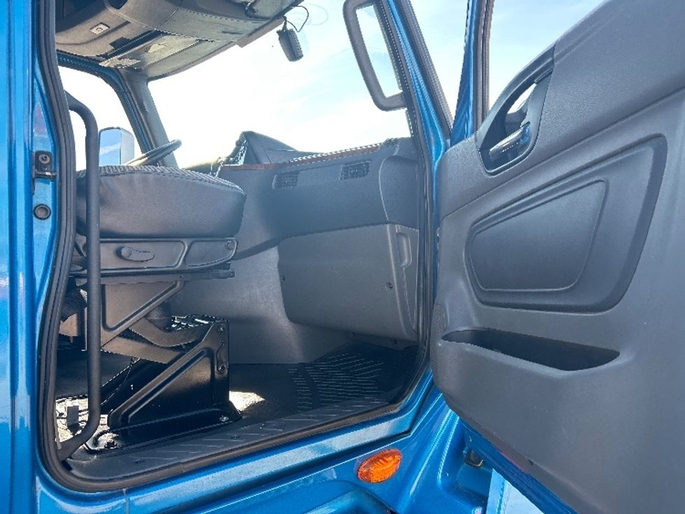 Sleeper Tractor-Heavy Duty Tractors-International-2021-LT625-El Paso-TX-763,864\n\t\tmiles-$ 27,750 - Image 13