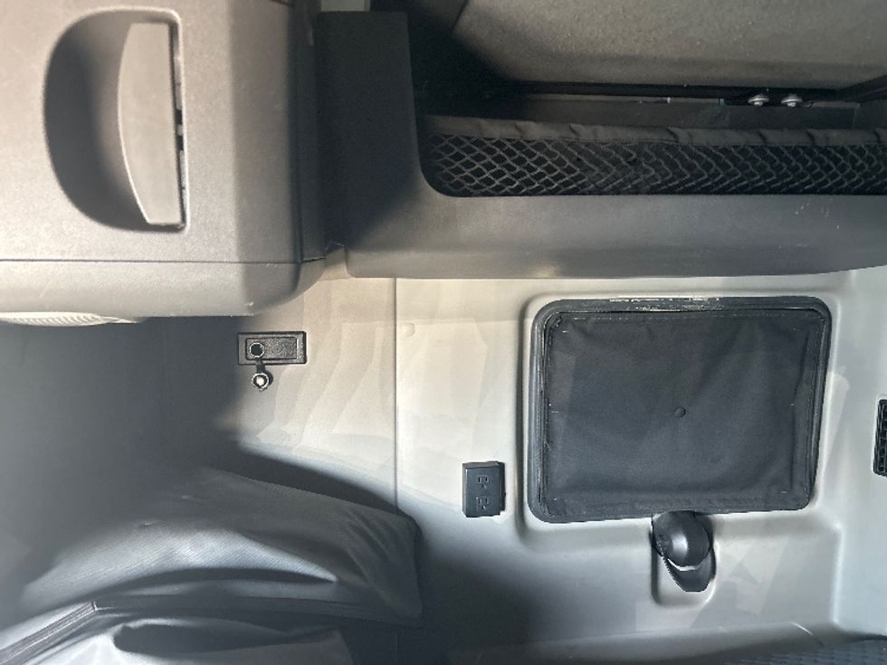 Sleeper Tractor-Heavy Duty Tractors-International-2021-LT625-El Paso-TX-763,864\n\t\tmiles-$ 27,750 - Image 19