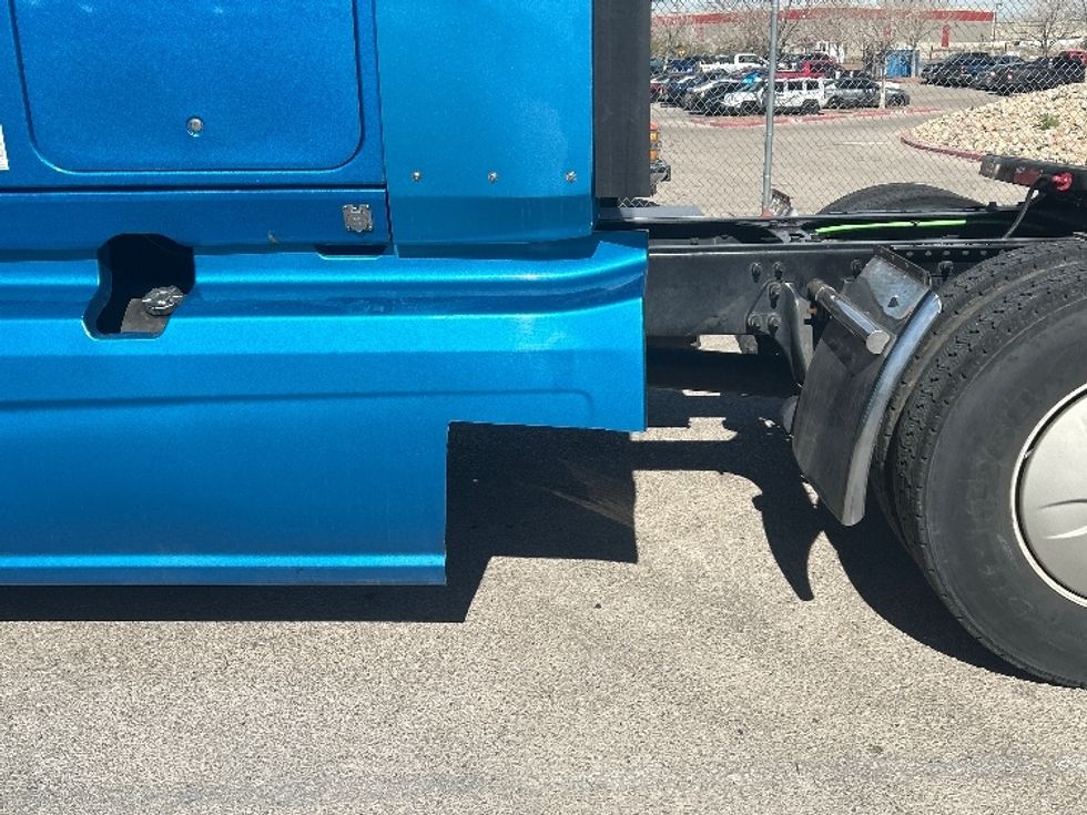 Sleeper Tractor-Heavy Duty Tractors-International-2021-LT625-El Paso-TX-763,864\n\t\tmiles-$ 27,750 - Image 22