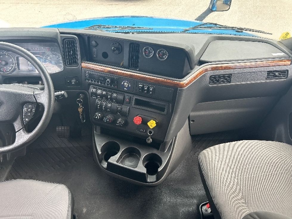 Sleeper Tractor-Heavy Duty Tractors-International-2021-LT625-El Paso-TX-763,985\n\t\tmiles-$ 30,750 - Image 12