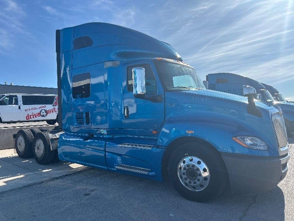 Sleeper Tractor-Heavy Duty Tractors-International-2021-LT625-El Paso-TX-764,322\n\t\tmiles-$ 27,750 - Image 1