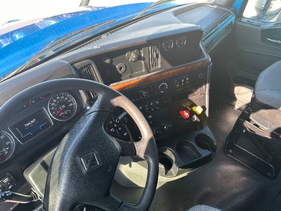 Sleeper Tractor-Heavy Duty Tractors-International-2021-LT625-El Paso-TX-764,322\n\t\tmiles-$ 27,750 - Image 10
