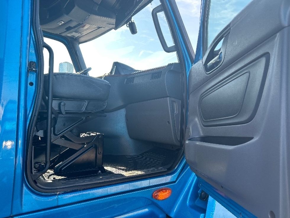 Sleeper Tractor-Heavy Duty Tractors-International-2021-LT625-El Paso-TX-764,322\n\t\tmiles-$ 27,750 - Image 13