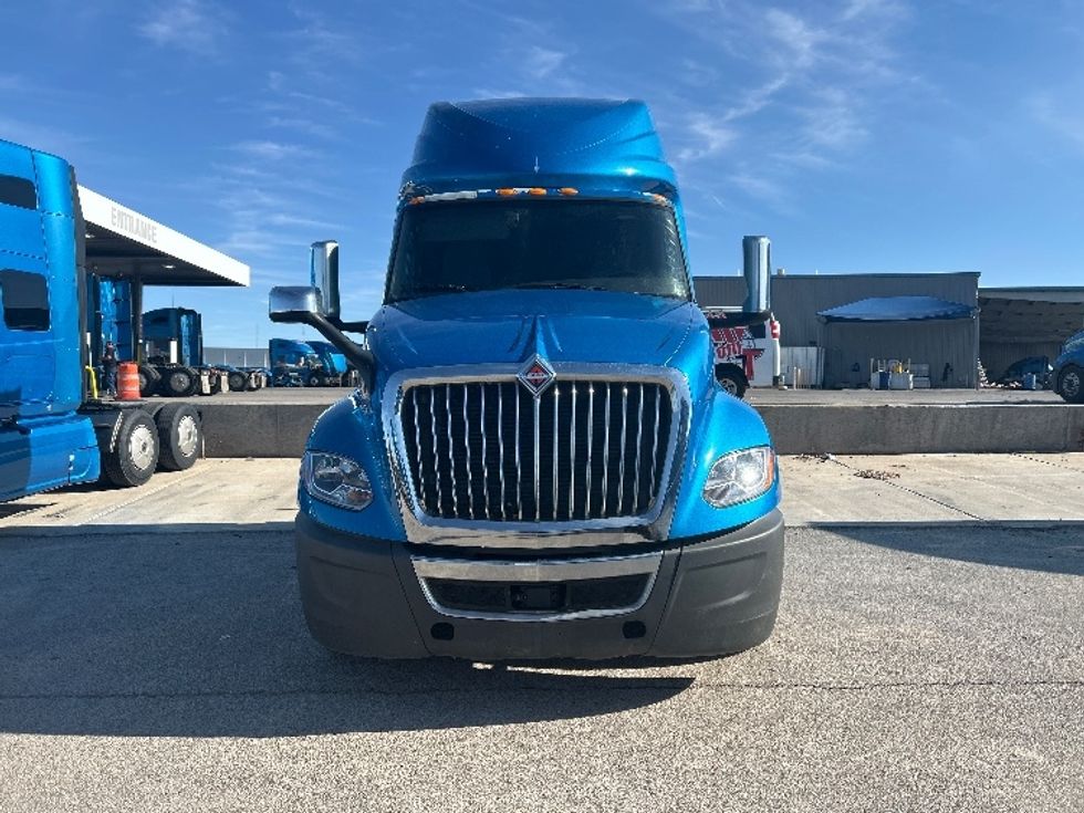 Sleeper Tractor-Heavy Duty Tractors-International-2021-LT625-El Paso-TX-764,322\n\t\tmiles-$ 27,750 - Image 2