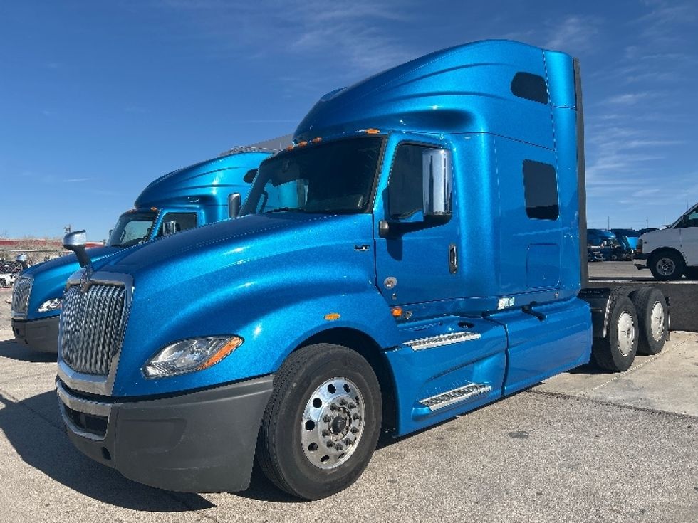 Sleeper Tractor-Heavy Duty Tractors-International-2021-LT625-El Paso-TX-764,322\n\t\tmiles-$ 27,750 - Image 3