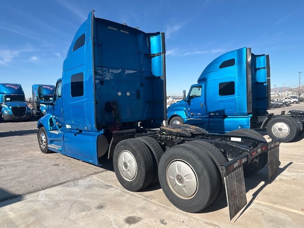 Sleeper Tractor-Heavy Duty Tractors-International-2021-LT625-El Paso-TX-764,322\n\t\tmiles-$ 27,750 - Image 5