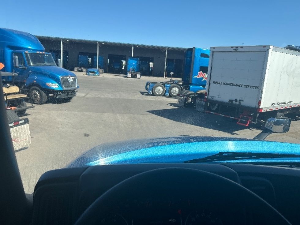 Sleeper Tractor-Heavy Duty Tractors-International-2021-LT625-El Paso-TX-764,537\n\t\tmiles-$ 33,250 - Image 11