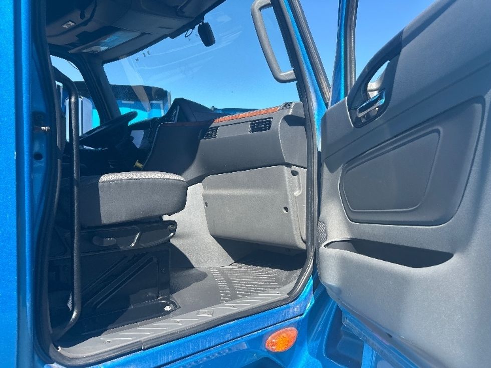 Sleeper Tractor-Heavy Duty Tractors-International-2021-LT625-El Paso-TX-764,537\n\t\tmiles-$ 33,250 - Image 13