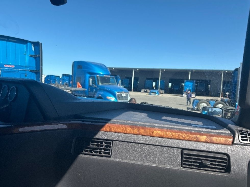 Sleeper Tractor-Heavy Duty Tractors-International-2021-LT625-El Paso-TX-764,537\n\t\tmiles-$ 33,250 - Image 14