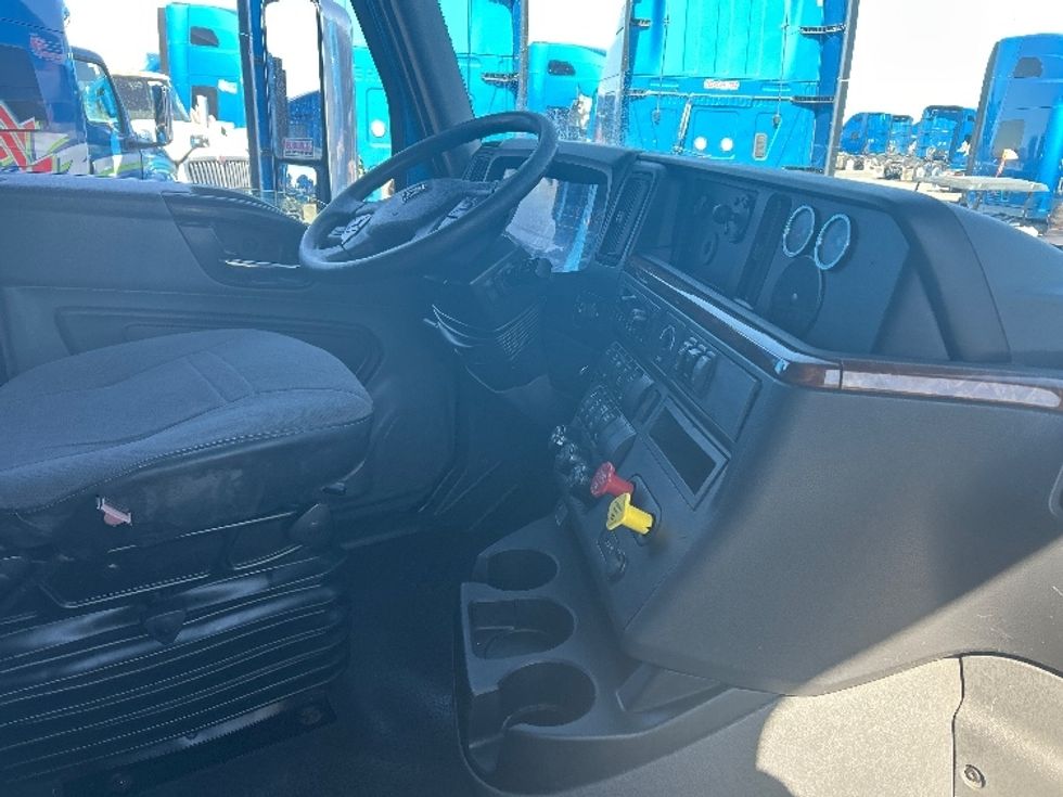 Sleeper Tractor-Heavy Duty Tractors-International-2021-LT625-El Paso-TX-764,537\n\t\tmiles-$ 33,250 - Image 15