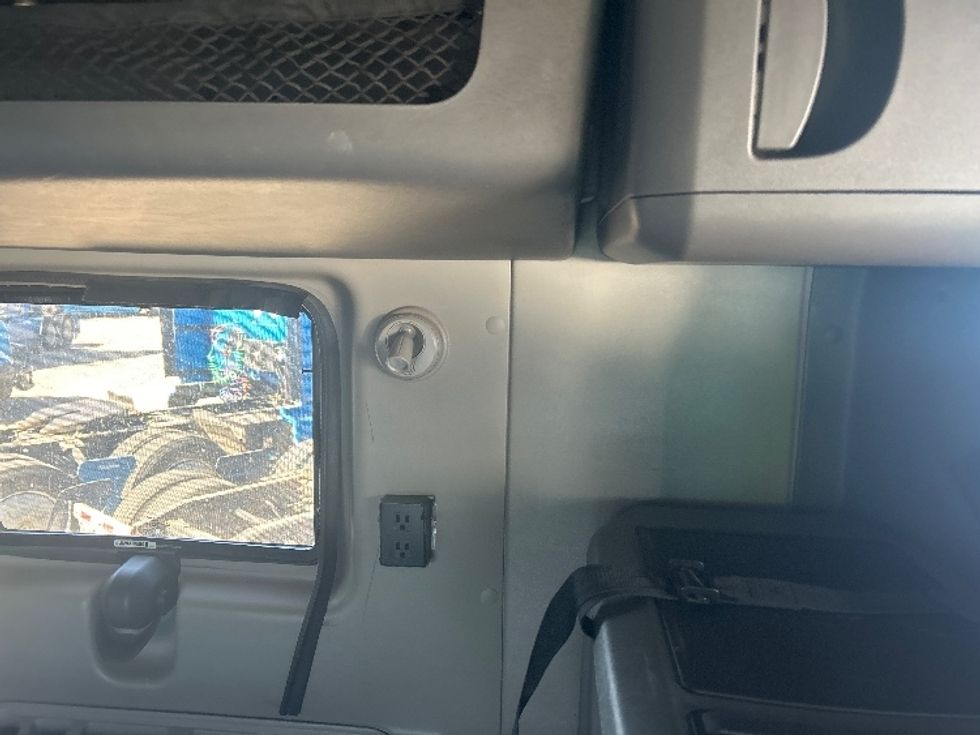 Sleeper Tractor-Heavy Duty Tractors-International-2021-LT625-El Paso-TX-764,537\n\t\tmiles-$ 33,250 - Image 18