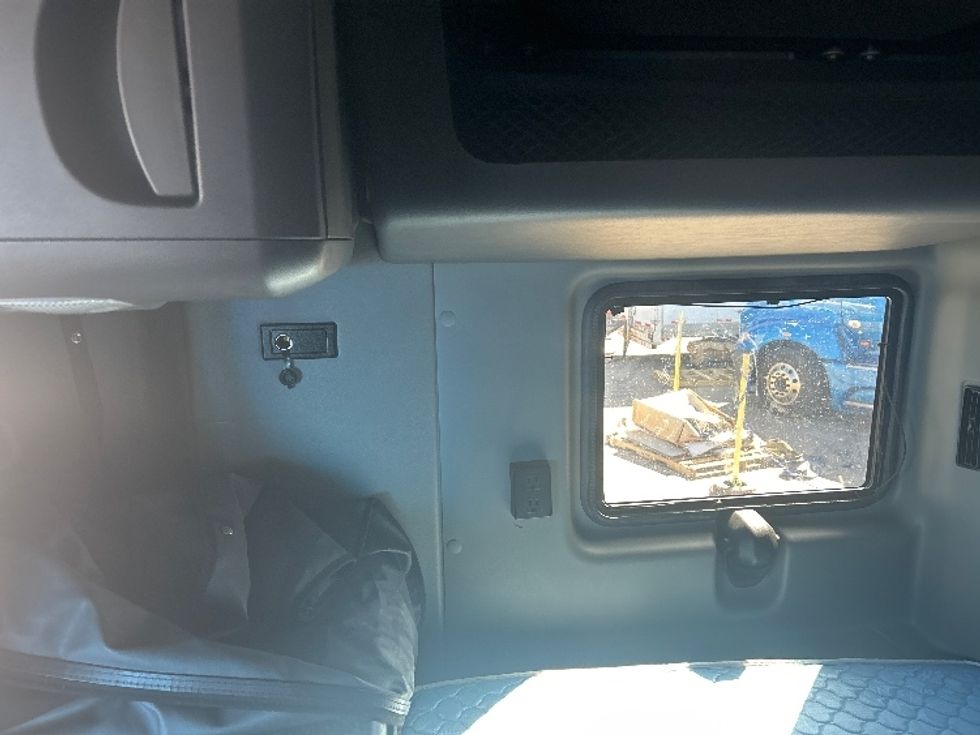 Sleeper Tractor-Heavy Duty Tractors-International-2021-LT625-El Paso-TX-764,537\n\t\tmiles-$ 33,250 - Image 19