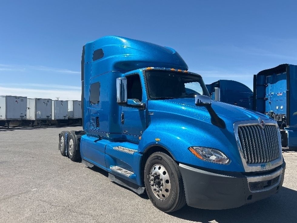 Sleeper Tractor-Heavy Duty Tractors-International-2021-LT625-El Paso-TX-764,723\n\t\tmiles-$ 34,250 - Image 1
