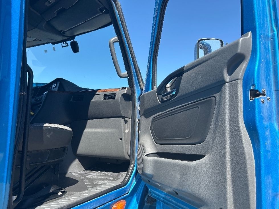 Sleeper Tractor-Heavy Duty Tractors-International-2021-LT625-El Paso-TX-765,391\n\t\tmiles-$ 33,250 - Image 13