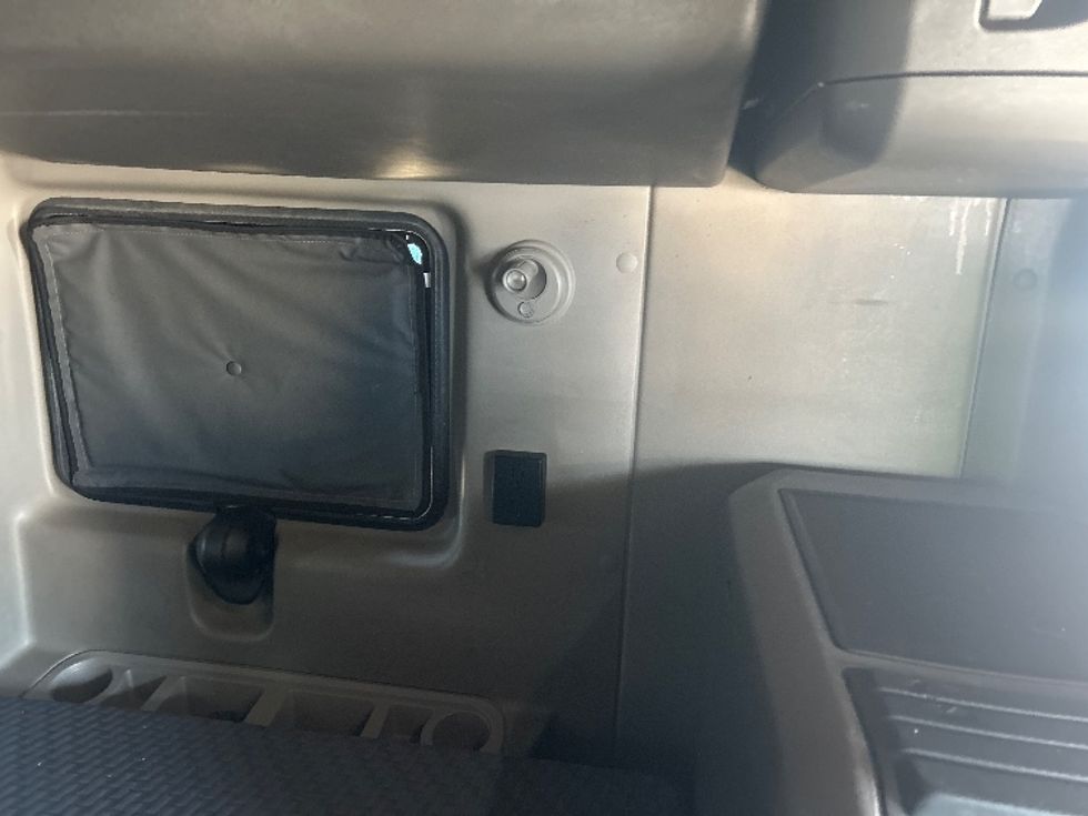 Sleeper Tractor-Heavy Duty Tractors-International-2021-LT625-El Paso-TX-765,391\n\t\tmiles-$ 33,250 - Image 18